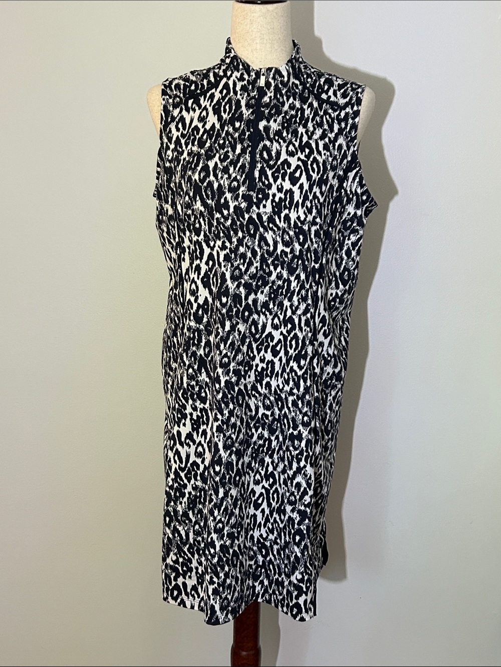 Tail White Label Blue and White Sleeveless Golf Dress with Leopard Print